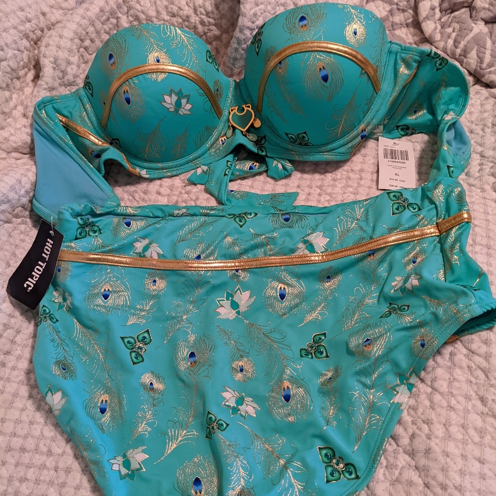 Her Universe Hot Topic Disney Princess Jasmine 2 piece swimsuit XL
